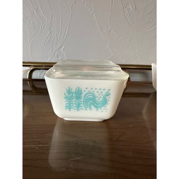 Pyrex Butterprint Turquoise Sm (w lid) & Med Refrigerator Dish, Round Casserole - Picture 3 of 9